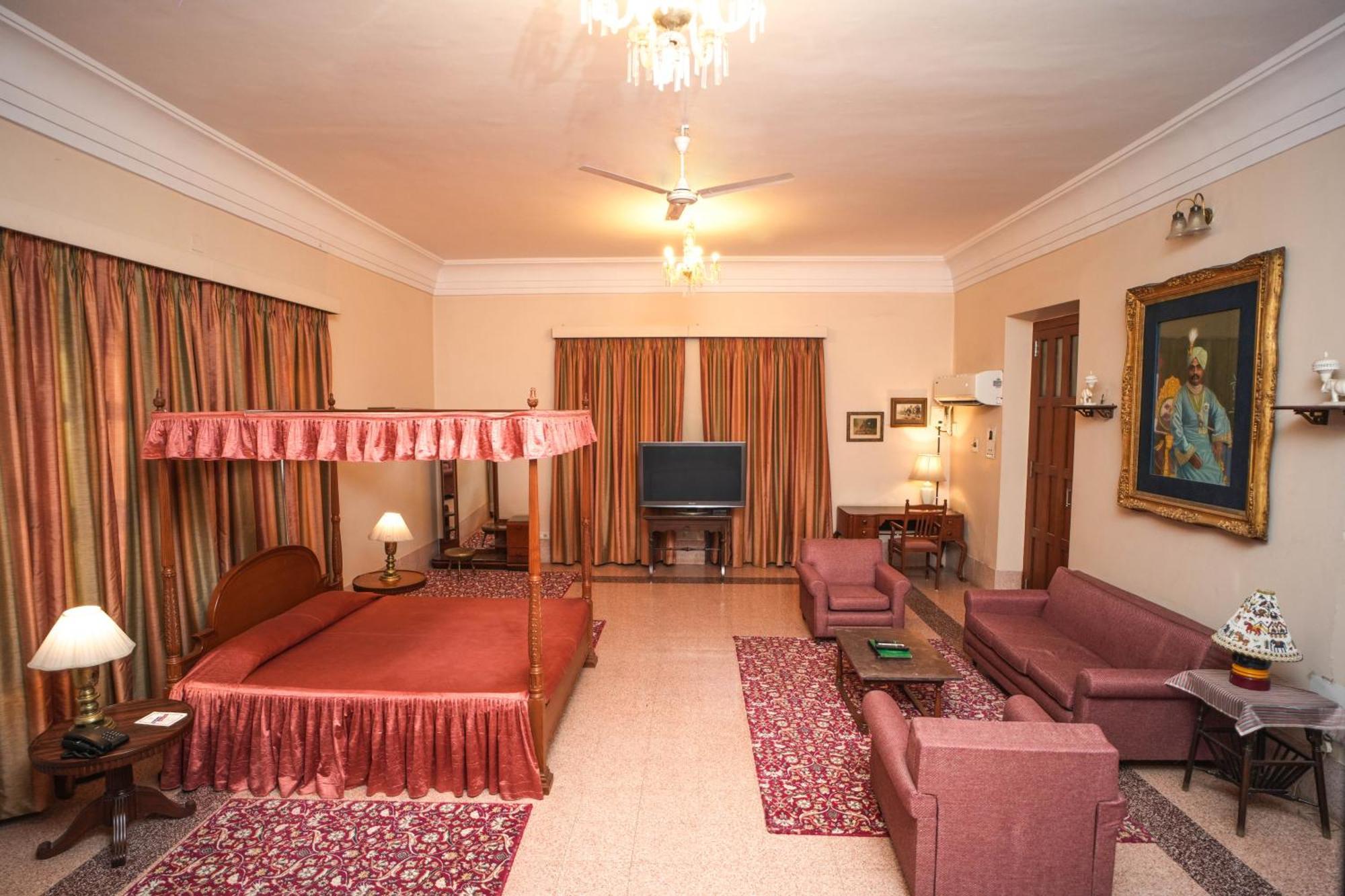 Nilambag Palace Hotel Бхавнагар Экстерьер фото